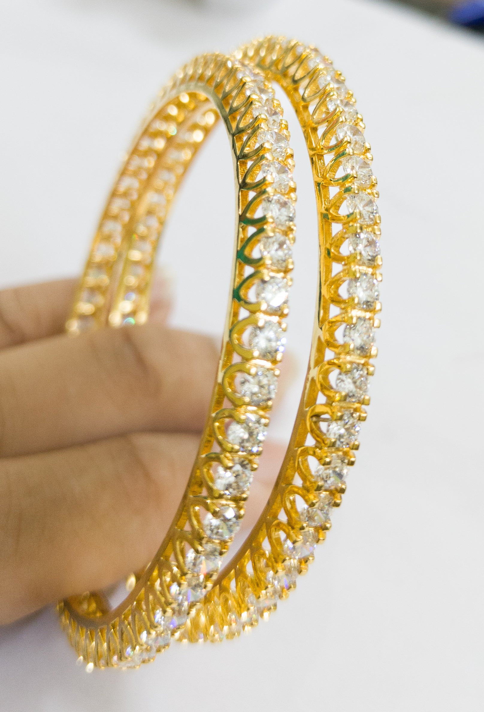 Sparkling Round Di Bangles